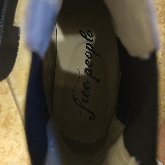Free People Monroe Chelsea Boots EUC - Picture 7 of 9